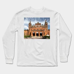 Kelvingrove Art Gallery , Glasgow , Scotland Long Sleeve T-Shirt